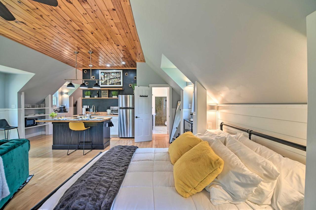 Stylish Studio With Fireplace About 3 Mi From Dtwn! Saratoga Springs Exterior photo