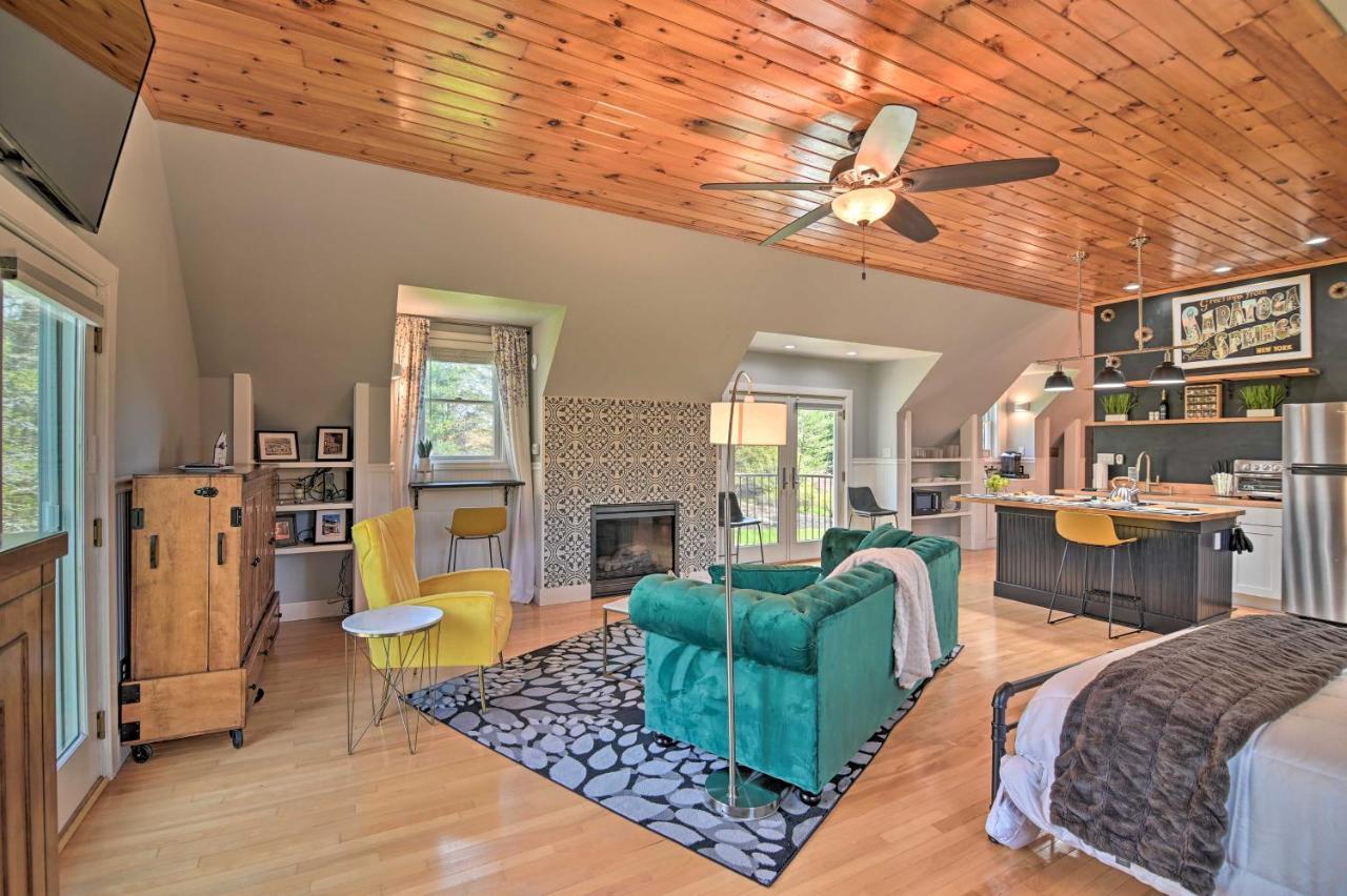 Stylish Studio With Fireplace About 3 Mi From Dtwn! Saratoga Springs Exterior photo